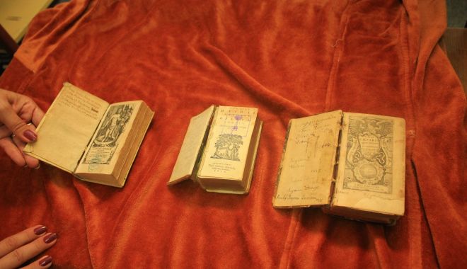 Comorile din subsolul Bibliotecii Județene. O singură carte veche valorează peste 325.000 euro - cartivechibibliotecajudeteana4-1549564305.jpg