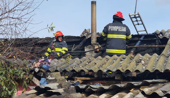 GALERIE FOTO. Casă distrusă de flăcări, în judeţul Constanţa - galerieincendiu1-1632316558.jpg
