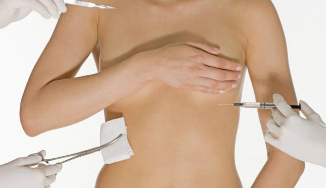 Premieră la Constanța: două paciente operate gratuit pentru proteze la sân! - premieralaconstanta1-1416329783.jpg