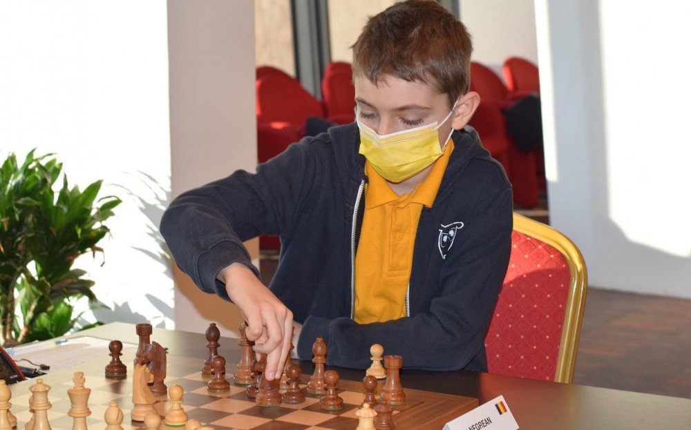 Şah / La doar 9 ani, Andrei Negrean, parcurs excelent la Openul Internaţional al României - 26063430638152813042582875083026-1637852230.jpg