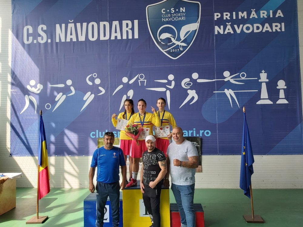 Sportivele de la CS Năvodari şi-au adjudecat 10 medalii la Campionatul Naţional de box feminin - boxfemincsnavsept2021-1631436011.jpg
