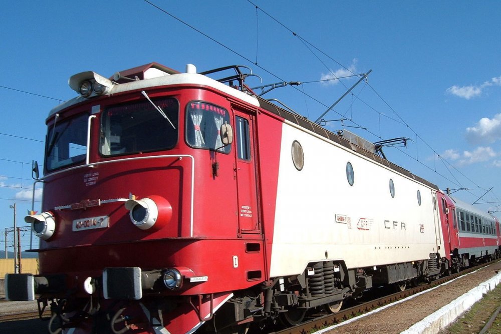 Accident feroviar în Constanța! Un bărbat a murit după ce a fost lovit de tren - cfr-1638699494.jpg