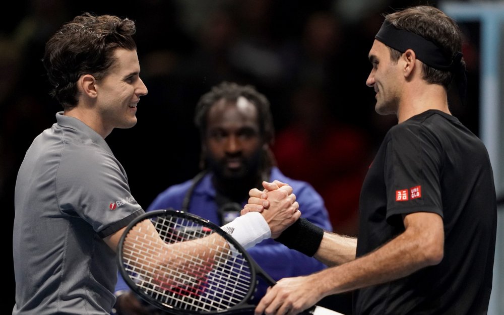 Ceasul elvețian s-a blocat. Înfrângere dureroasă pentru Roger Federer - federer-1573465829.jpg