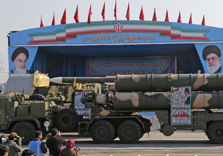 Iranul a dezvoltat propriul corespondent al sistemului antiaerian rusesc S-300 - iran-1566240008.jpg