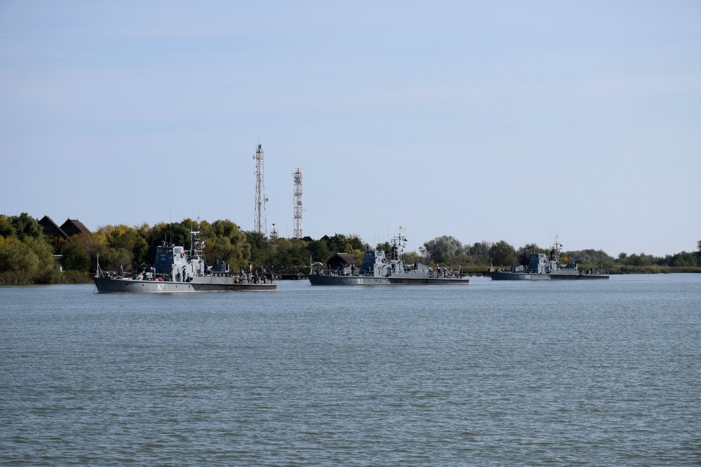 Trageri de luptă, pe fluviul Dunărea. Zece nave la instruire - trageri-1634718419.jpg